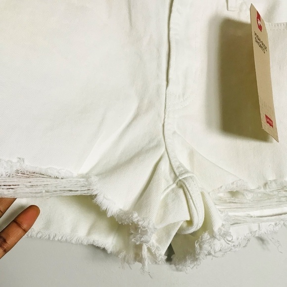 Levi’s High Rise Shorts - Picture 4 of 9